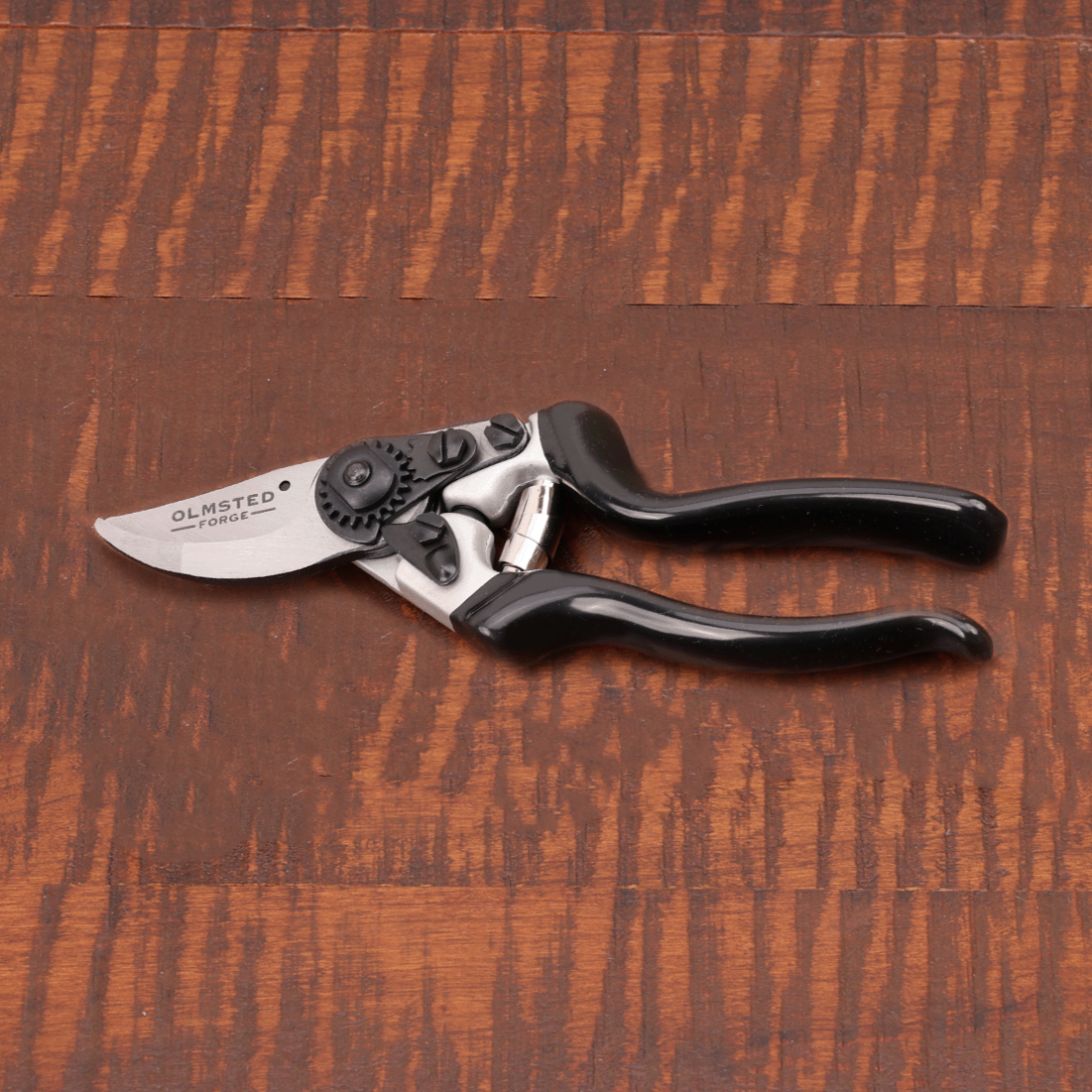 Hand Bypass Pruner – Olmsted Forge