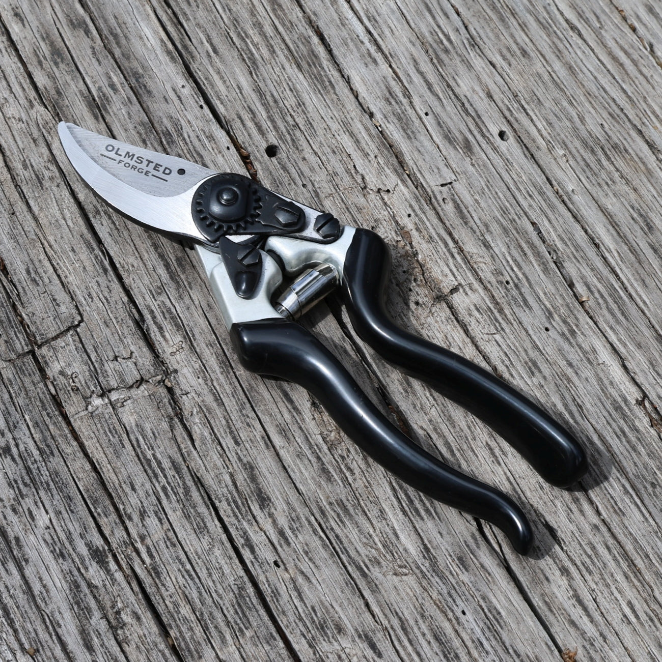 Hand Bypass Pruner – Olmsted Forge